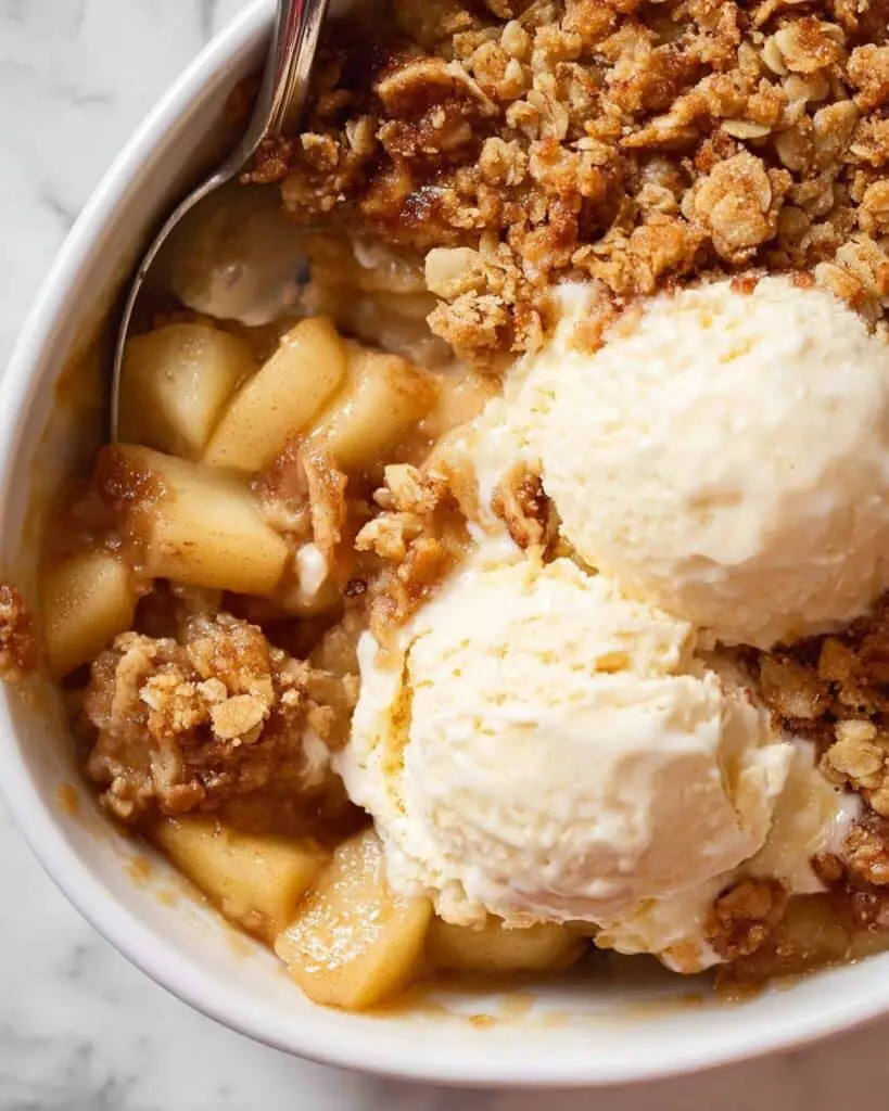 Apple Crumble with Cinnamon and Oat Topping Recipe